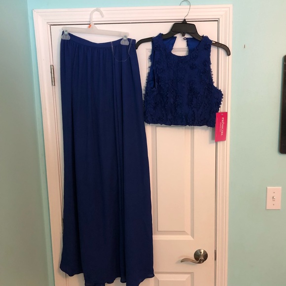 PROM GIRL 2 PIECE PROM DRESS. Royal blue - Picture 6 of 7